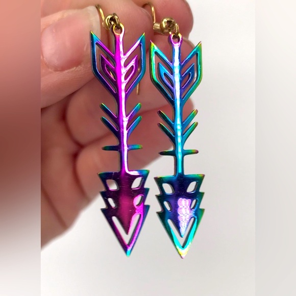 Iridescent Oil Slick Arrow Earrings - Picture 1 of 4